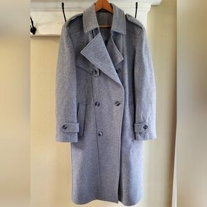 Fox Knapp 1980's Vintage Heavy Wool Coat. Size 40. Color Grey.